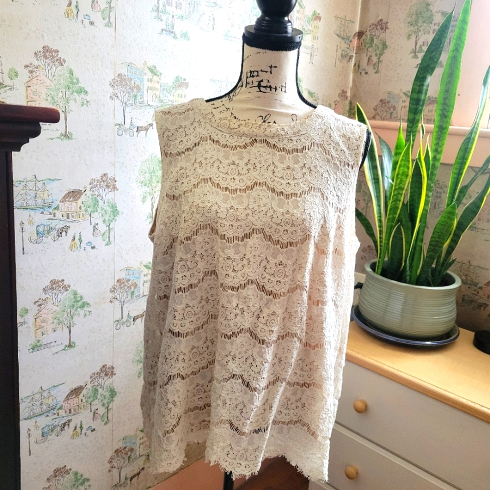 Ladies Sleeveless Top- All Lace